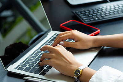 01 02 poscardio noticia